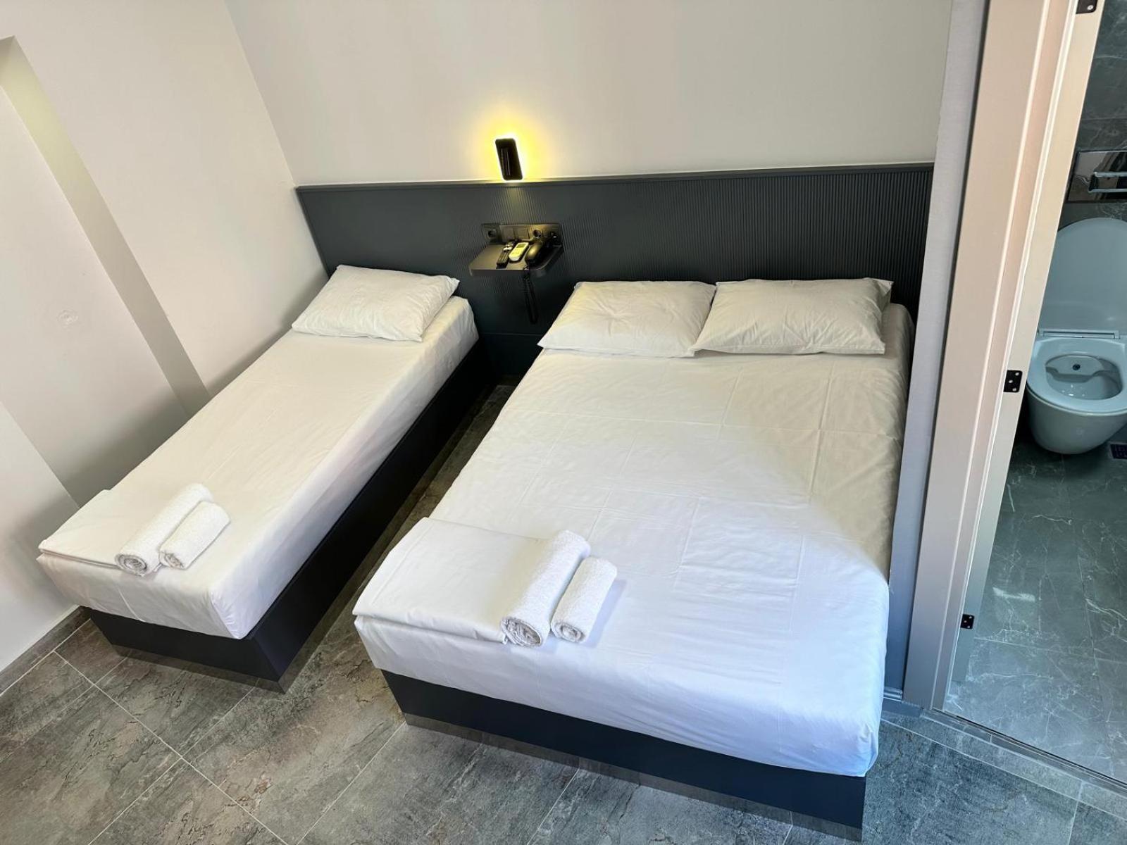 Grand Fm Hotel Istanbul Bagian luar foto