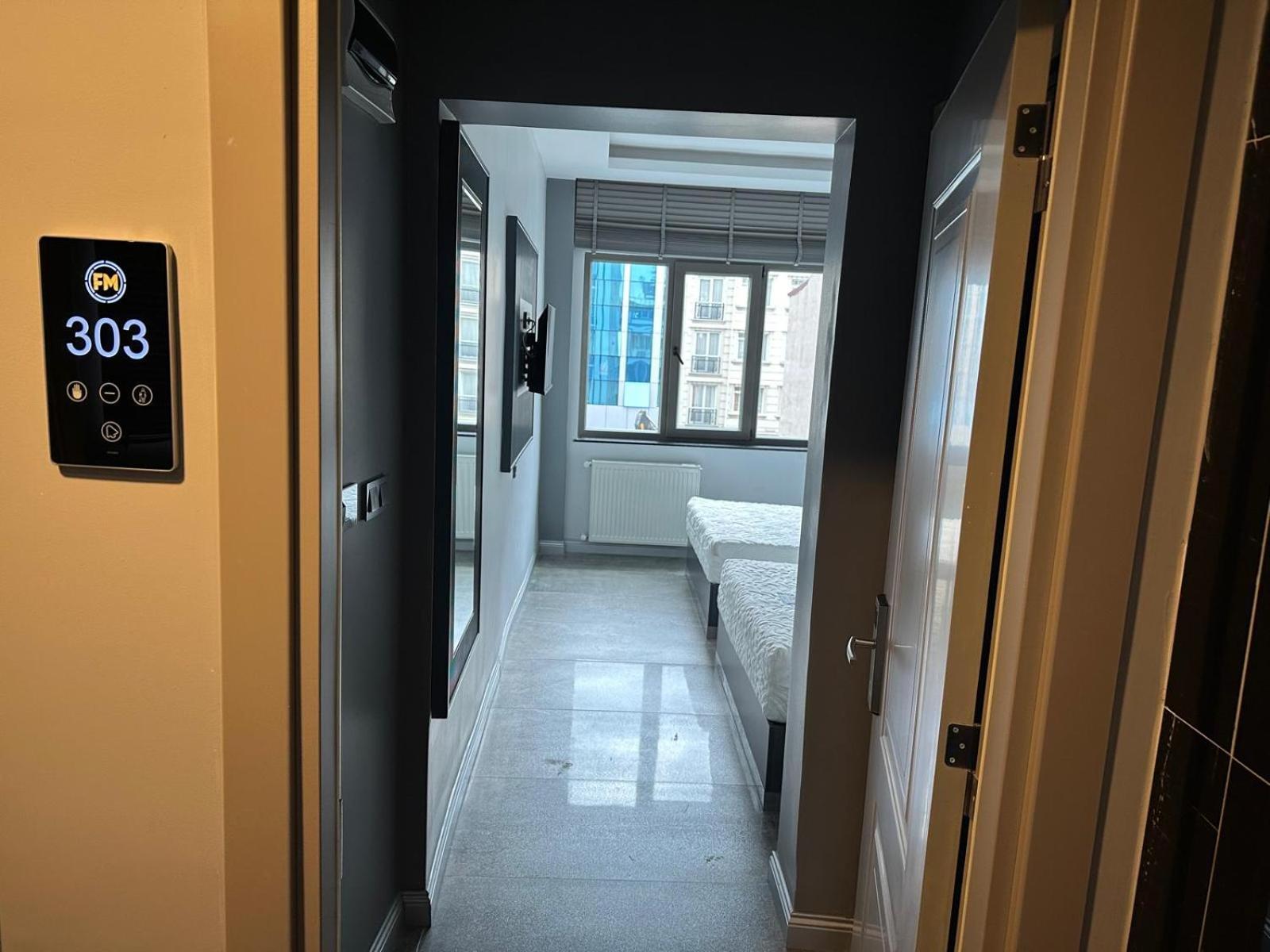 Grand Fm Hotel Istanbul Bagian luar foto