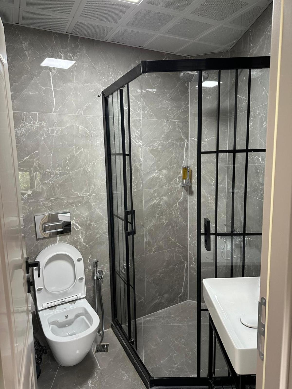 Grand Fm Hotel Istanbul Bagian luar foto